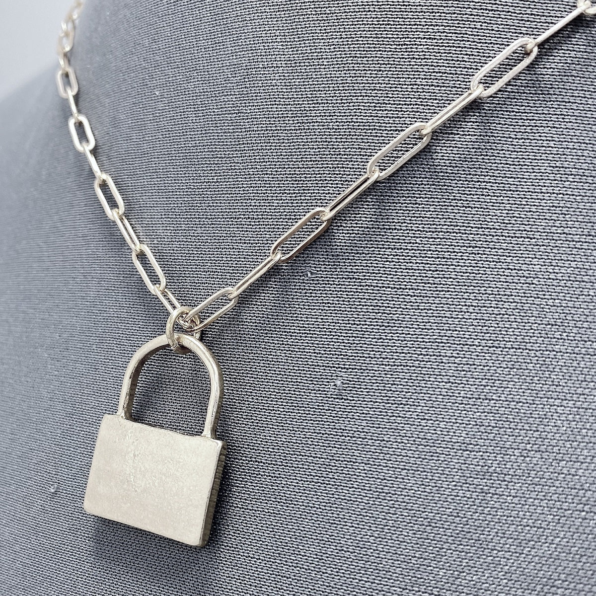 N0366 QN4080 Lock Shape Pendant Necklace