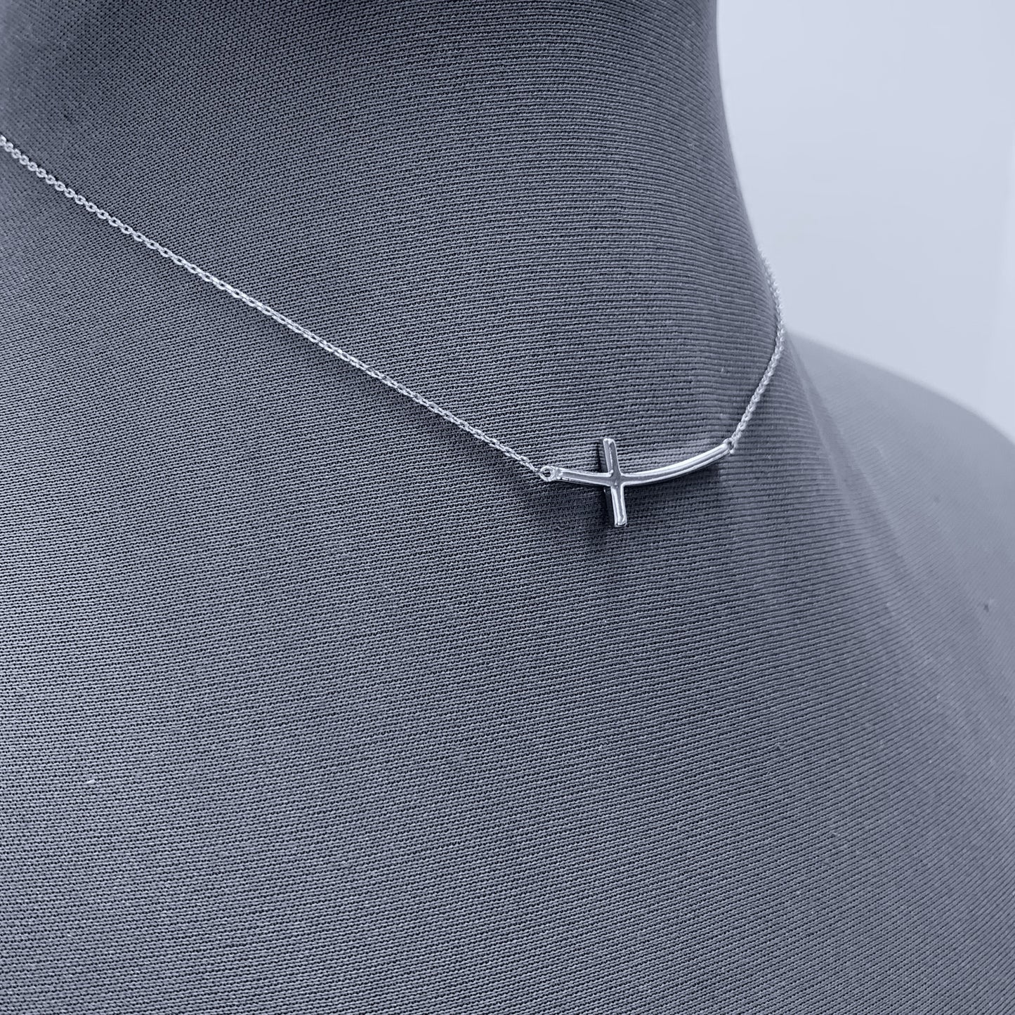 Curved Cross Pendant Necklace | N0088