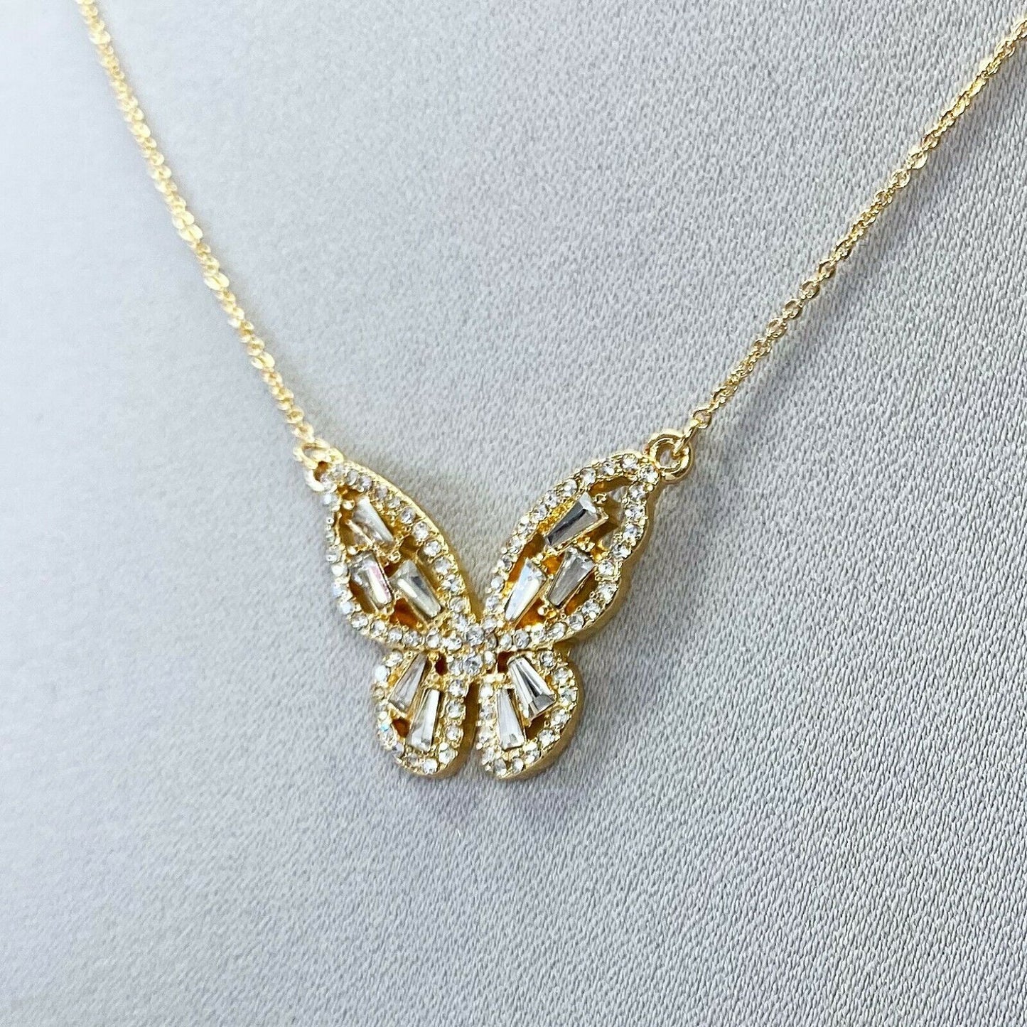 N0583 17346 Butterfly Pendant Necklaces