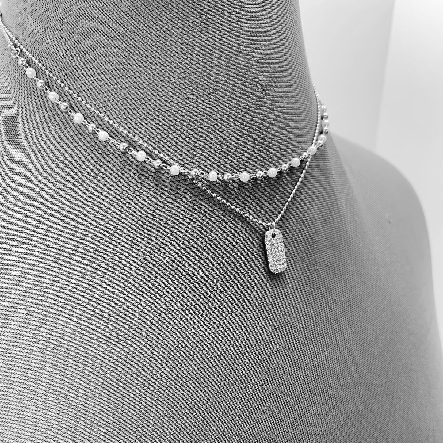 N0154 | Layered Pearl Tag Necklace | 18599