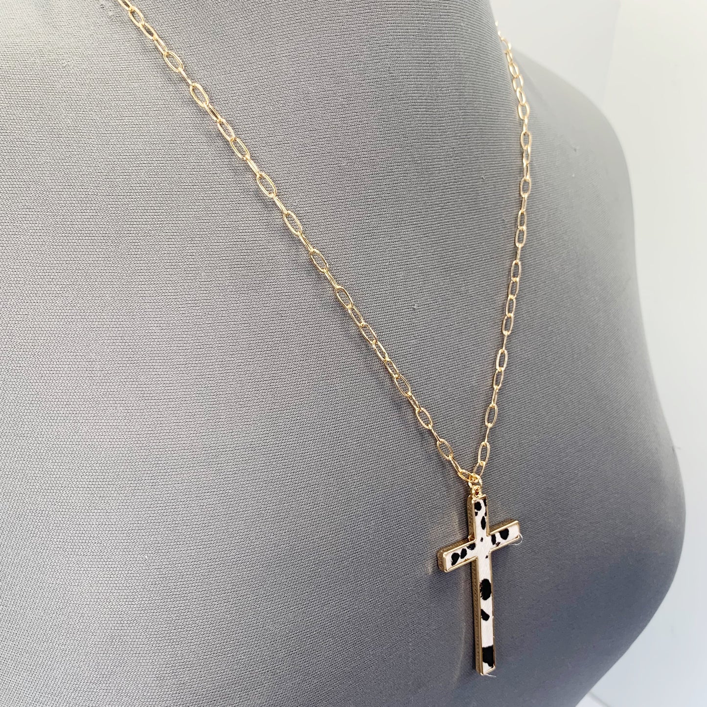 N0164 | Pattern Cross Charm Necklace | 18550