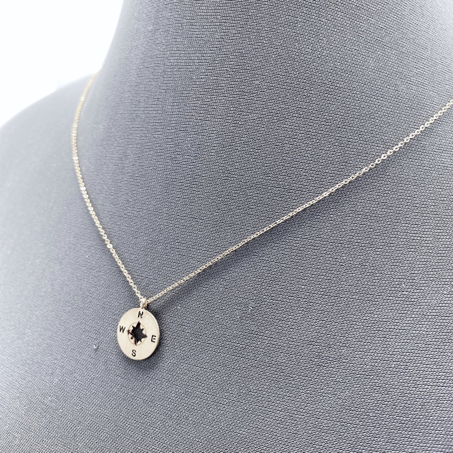 N0271 17248 Compass Design Mini Pendant Dainty Chain Necklaces