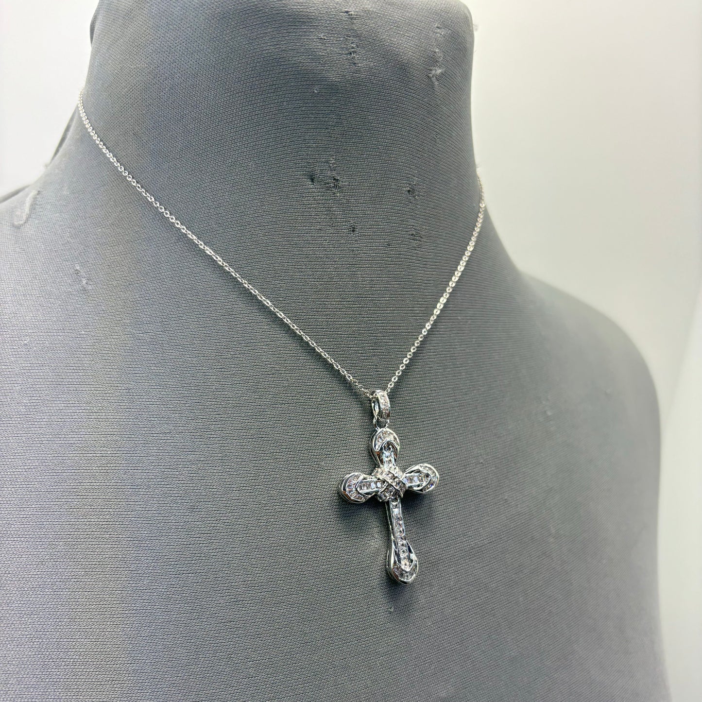Long Link Cross Necklace | N0258