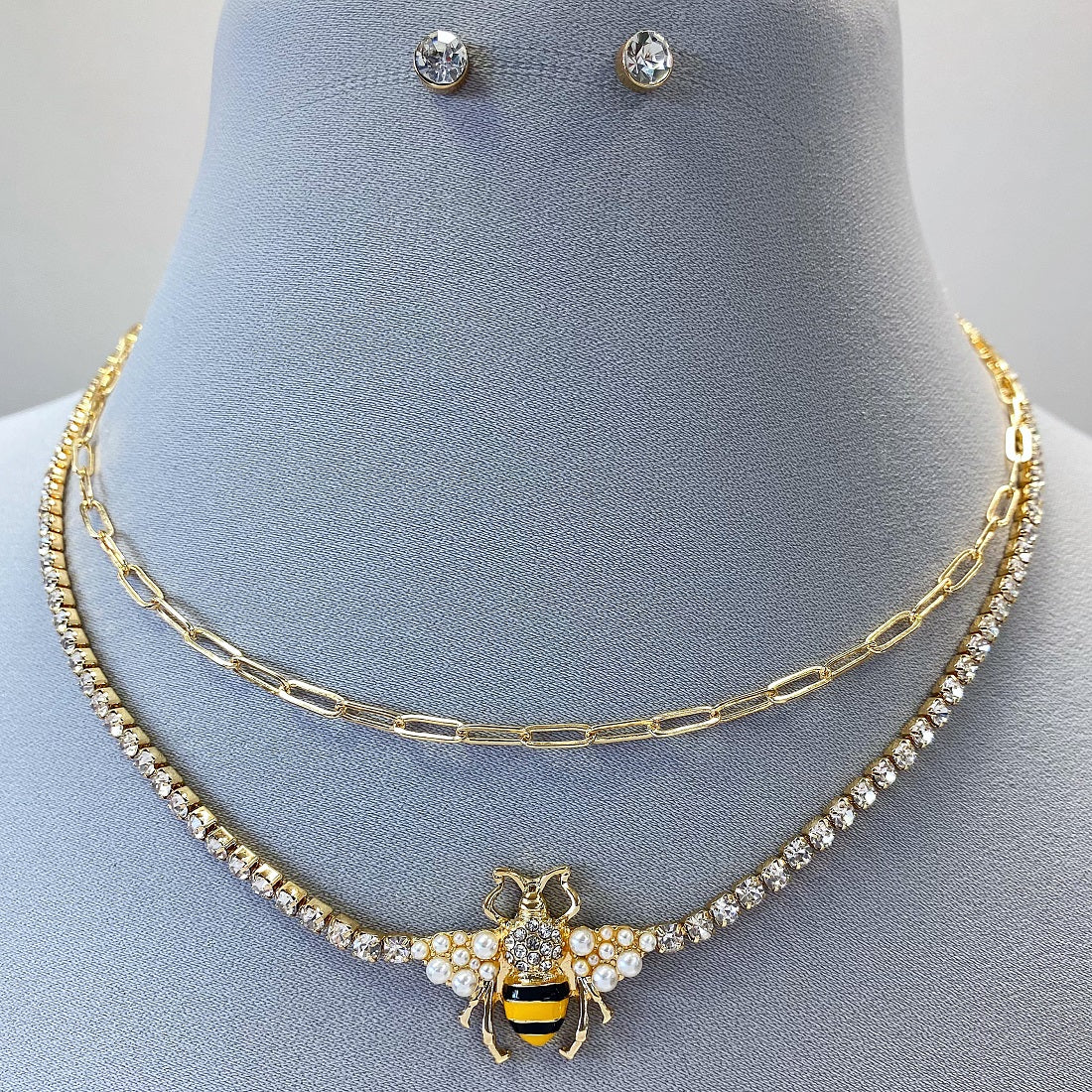 N0486 JCNE2735 Double Layered Bee Shape Pendant Necklace
