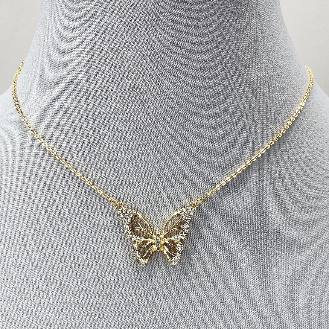 N0618 17330 Butterfly Pendant Necklace