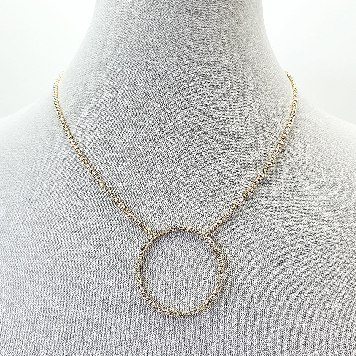 N0339 17174 Rhinestones Decorated Circle Shape Pendant Necklace