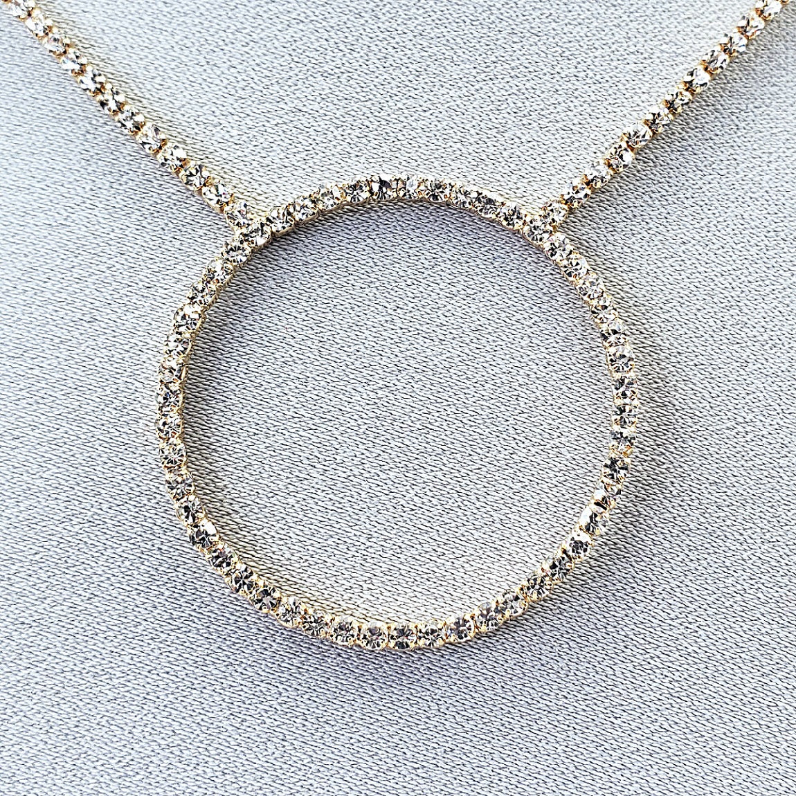 N0339 17174 Rhinestones Decorated Circle Shape Pendant Necklace