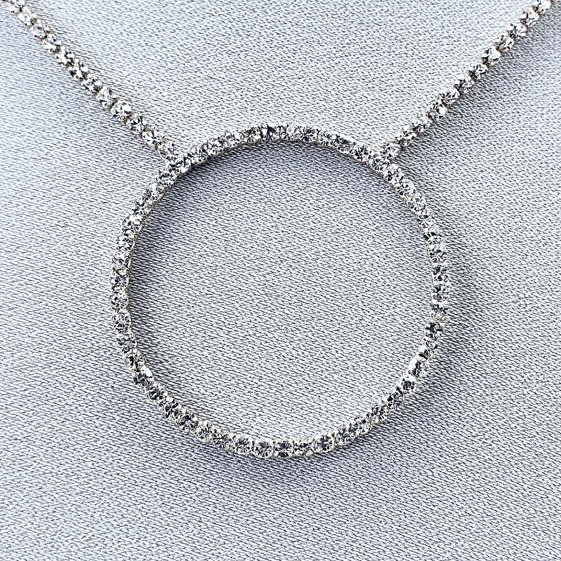 N0339 17174 Rhinestones Decorated Circle Shape Pendant Necklace