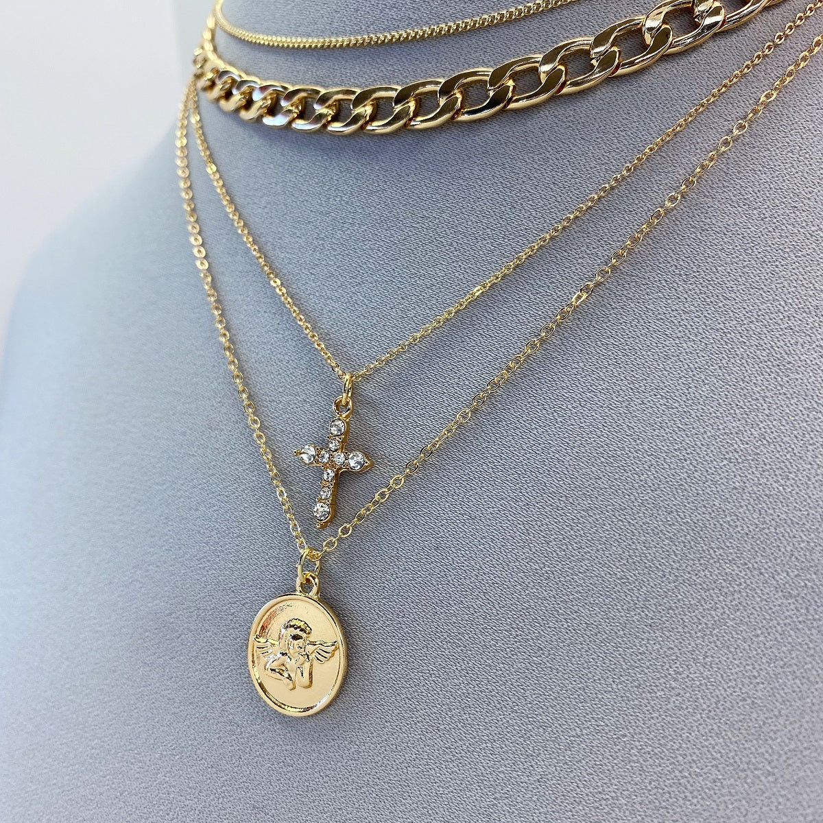 N0667 CNE1192 MULTI NECKLACES