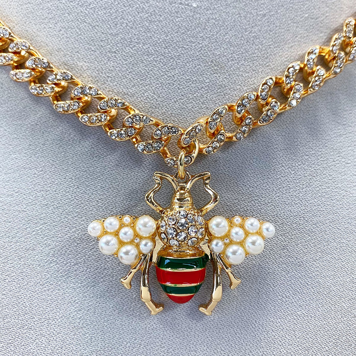 N0484 JCNE2726 Pearl Beads Rhinestones Deco Bee Pendant Necklace