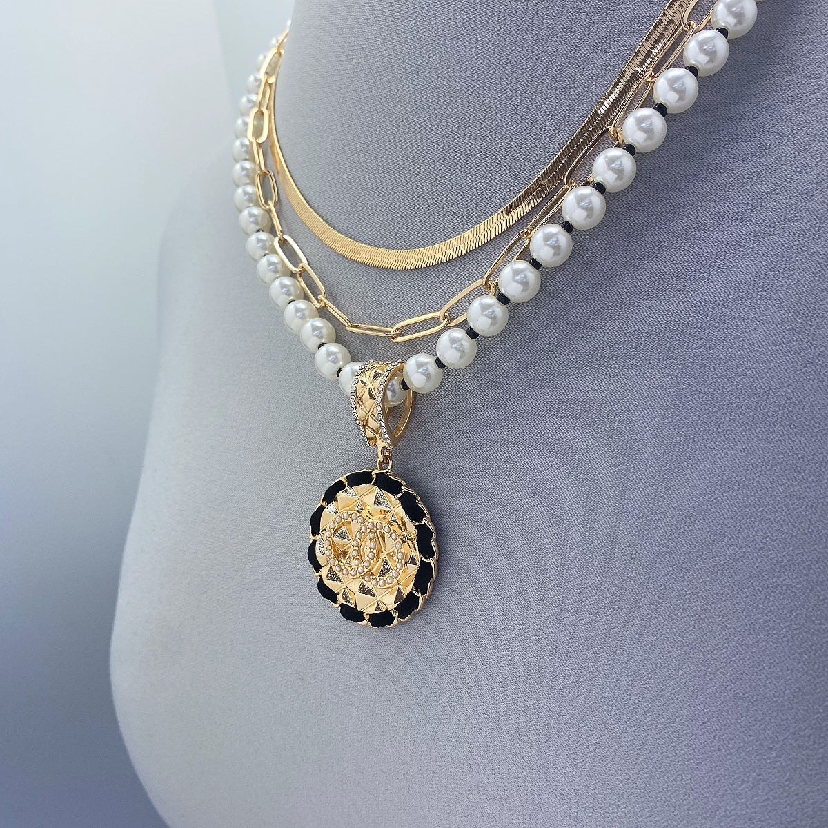 N0489 JCNE2857 Circle Shape Pendant Pearl Necklaces