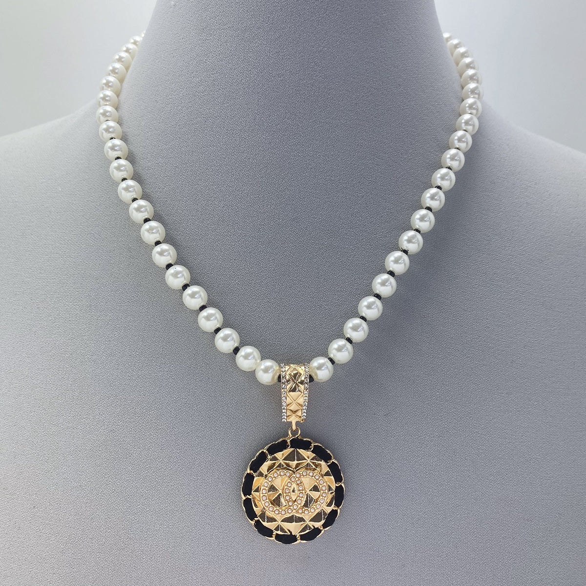 N0489 JCNE2857 Circle Shape Pendant Pearl Necklaces