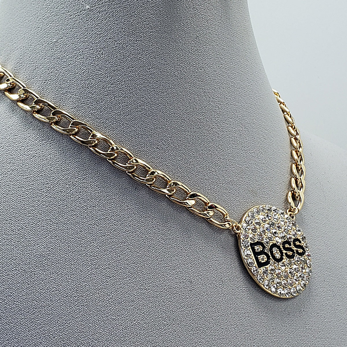 N3229 | Boss Medallion Necklace Set | KS5193