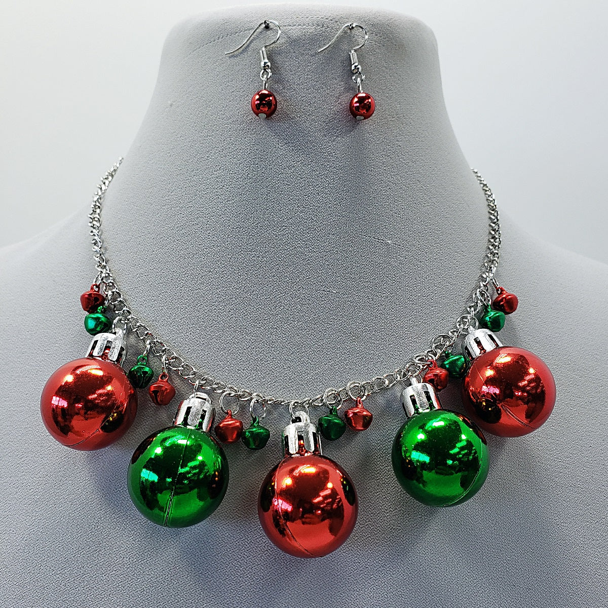 N0629 FNE6881 Christmas Necklace