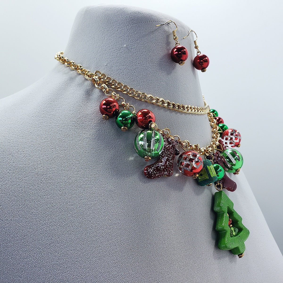 N0639 FNE4258 Christmas Necklace