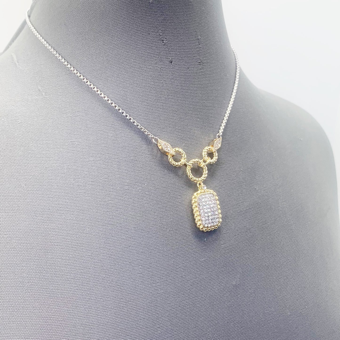 N0238 | Pavé Pendant Link Necklace | NE8136