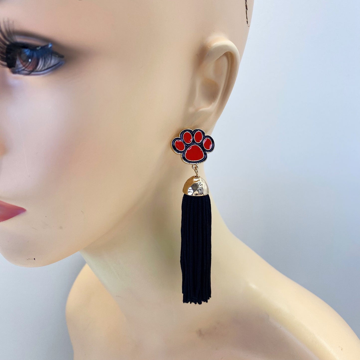 E1474 | Paw Charm Tassel Earrings | 78E4333