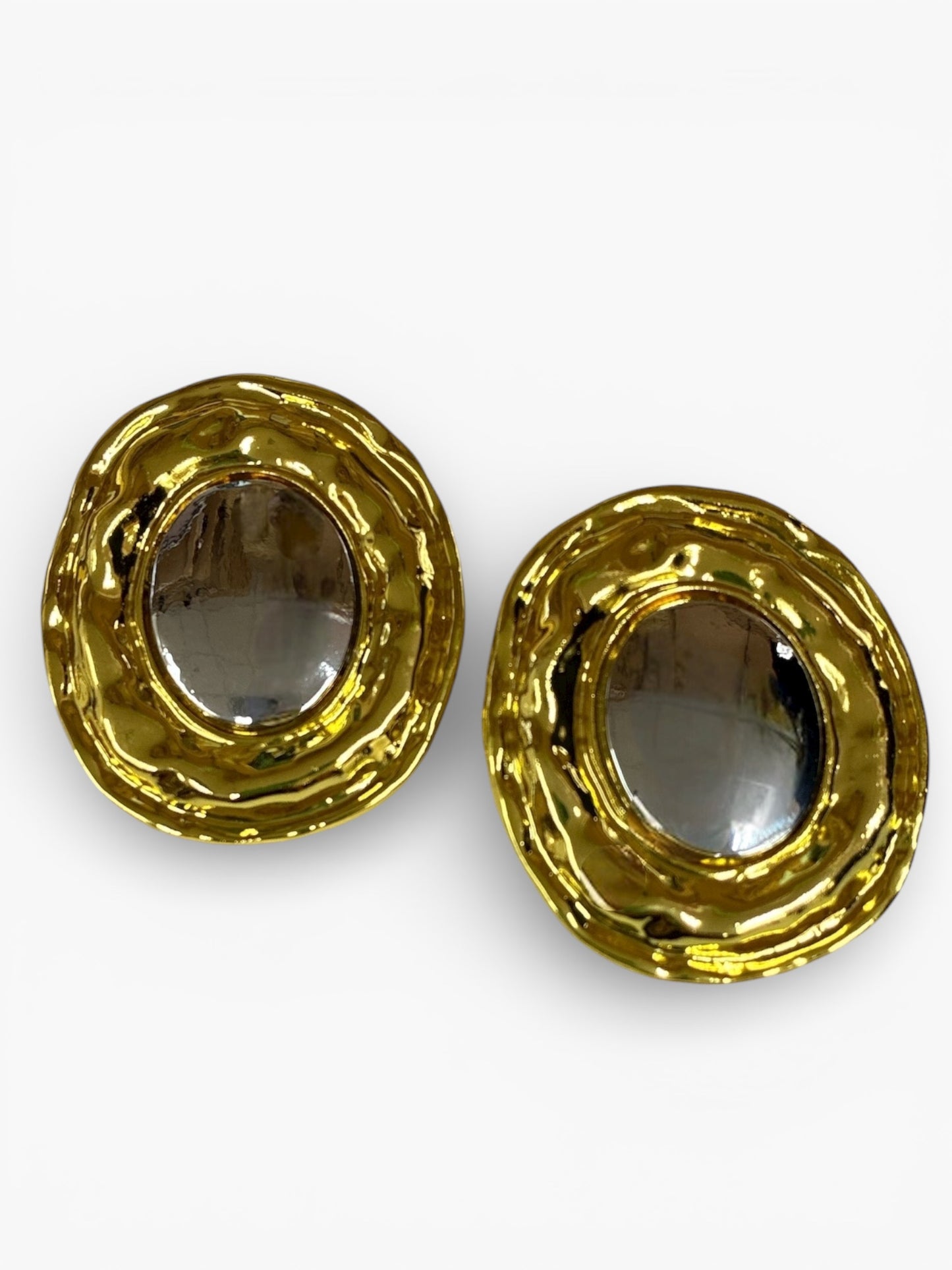 E2208 | Bold Two-Tone Oval Accent Earrings | GP500