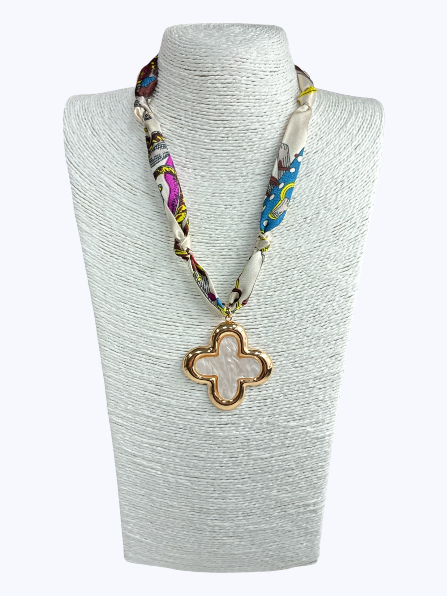 N0714 | Acrylic Pendant Scarf Necklace | 25N1642