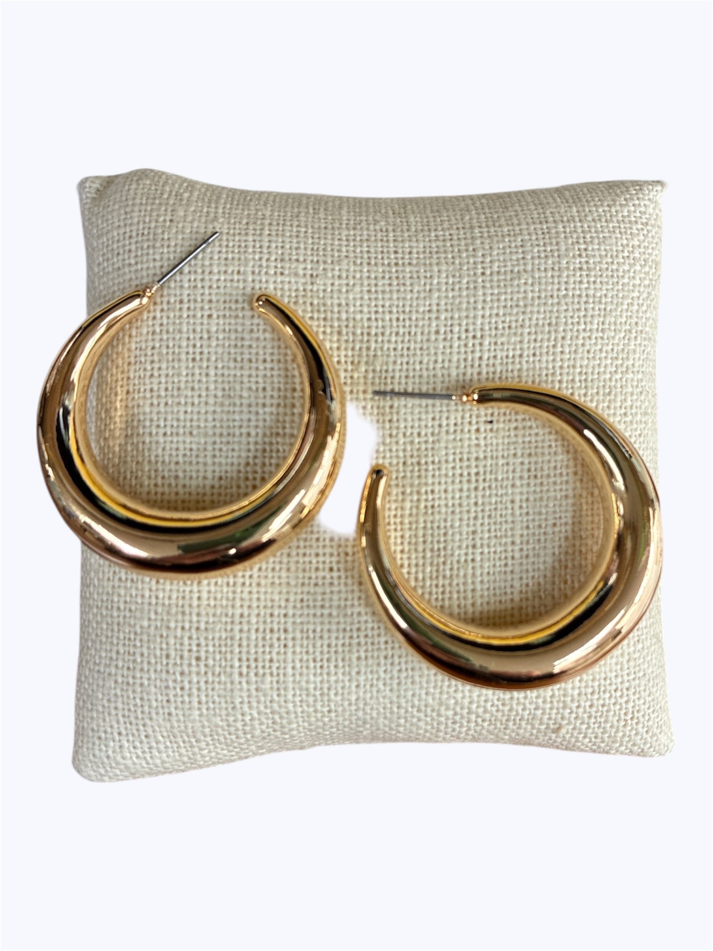 E2265 | Chunky Crescent Hoop Earrings | VE4744