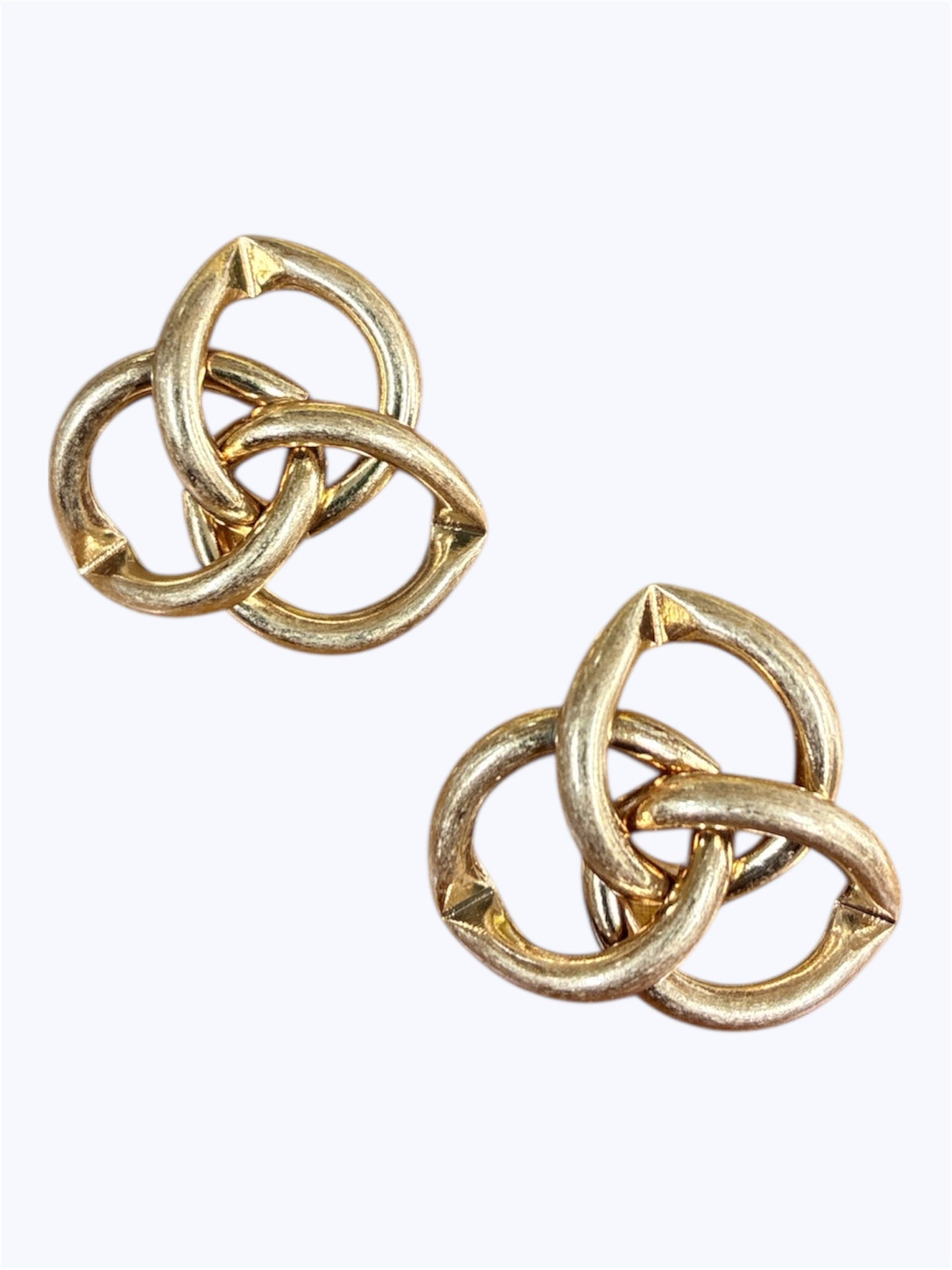 E2269 | Modern Knot Stud Earrings | VE4822