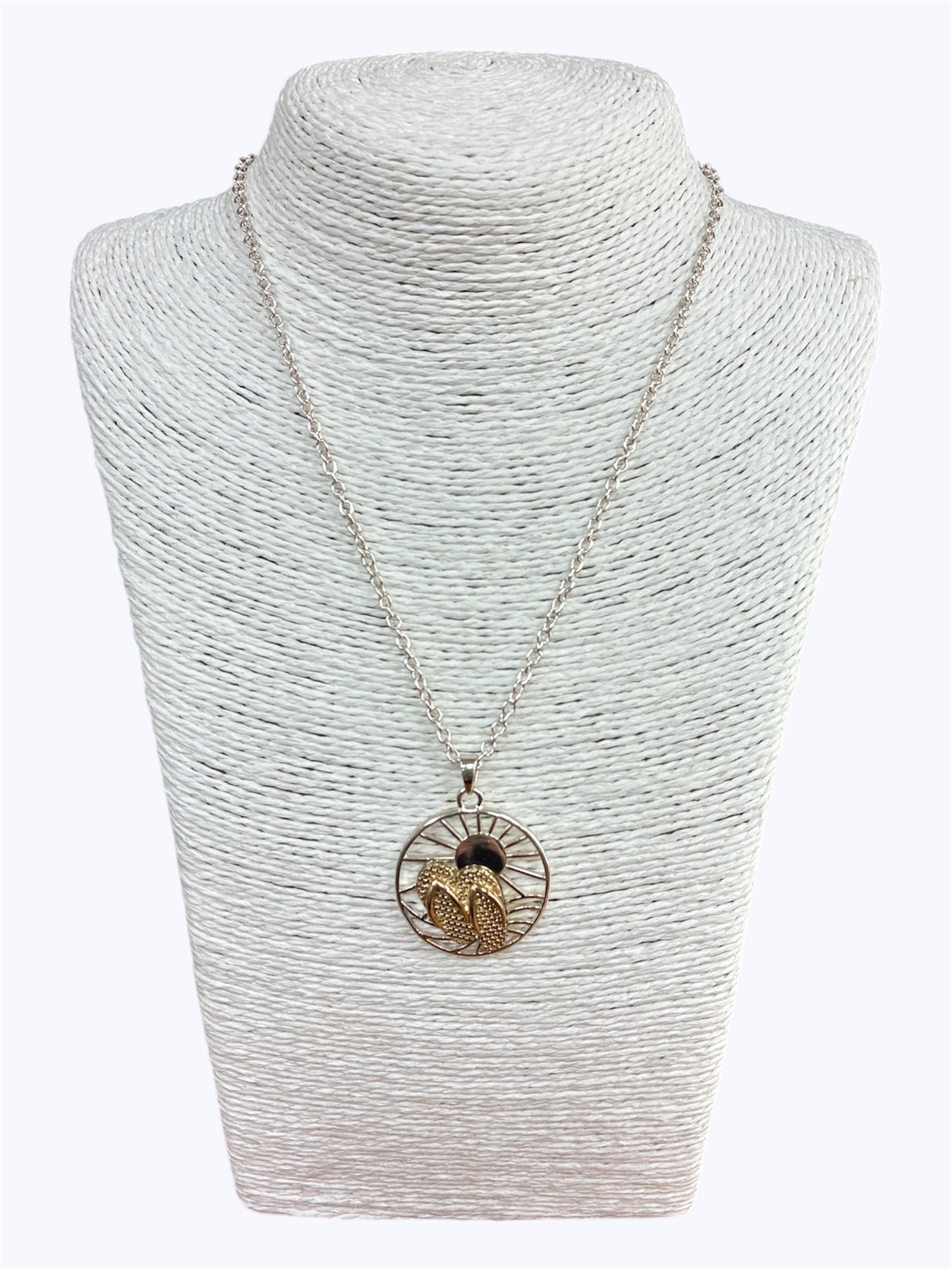 N0481 | Sun with Slippers Design Circle Shape Pendant Necklace |AN2566