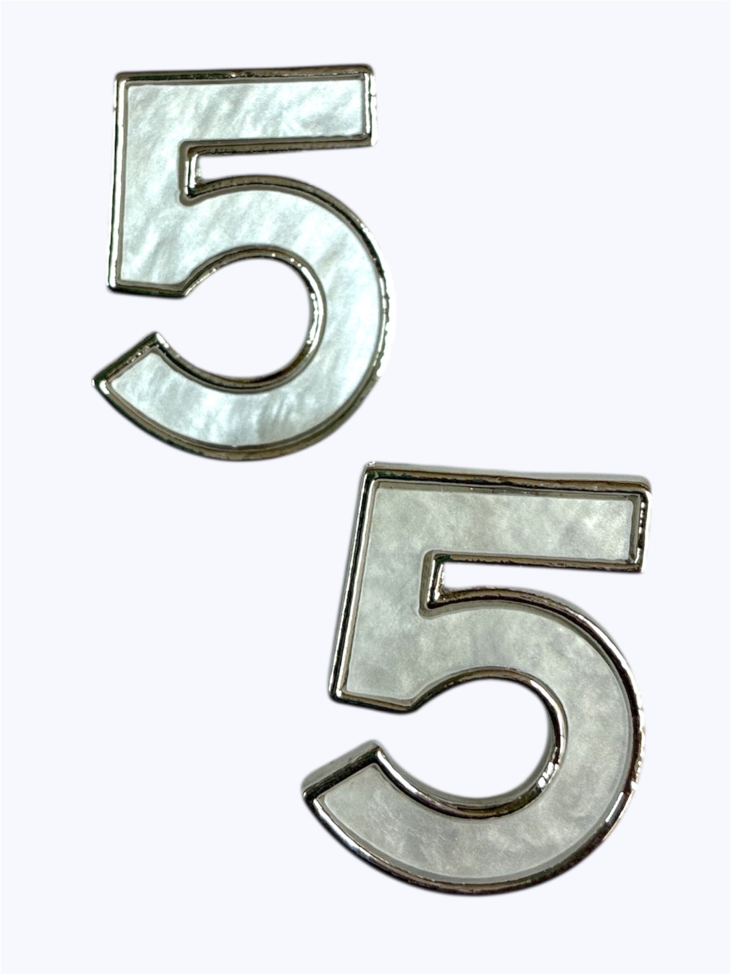 E1783 | Number Five Statement Stud | YE3582