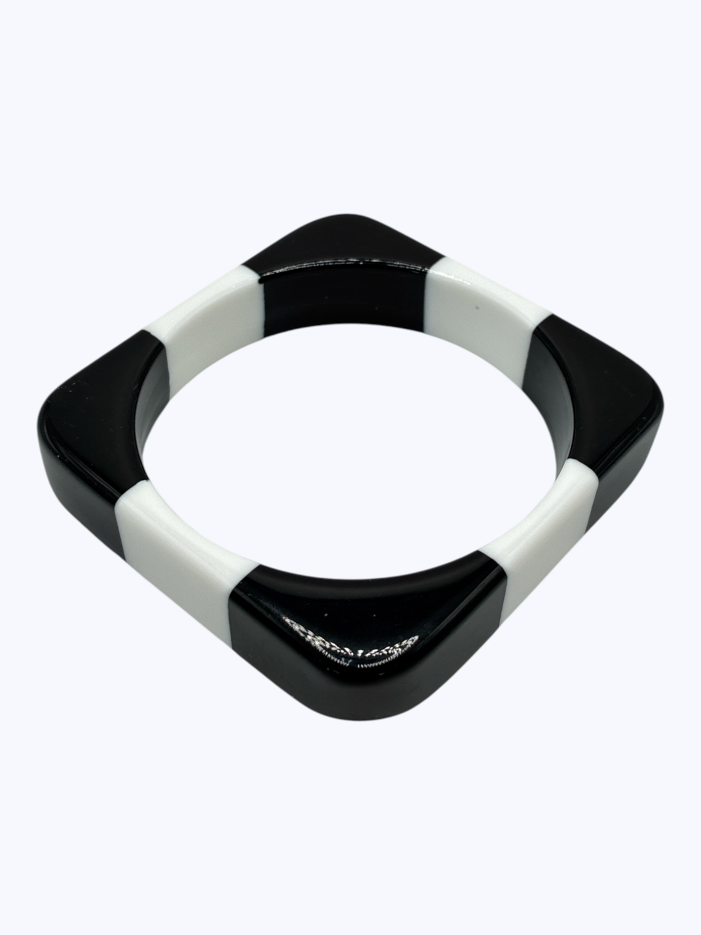 B0463 | Acrylic Square Black and White Bracelet | BR26122