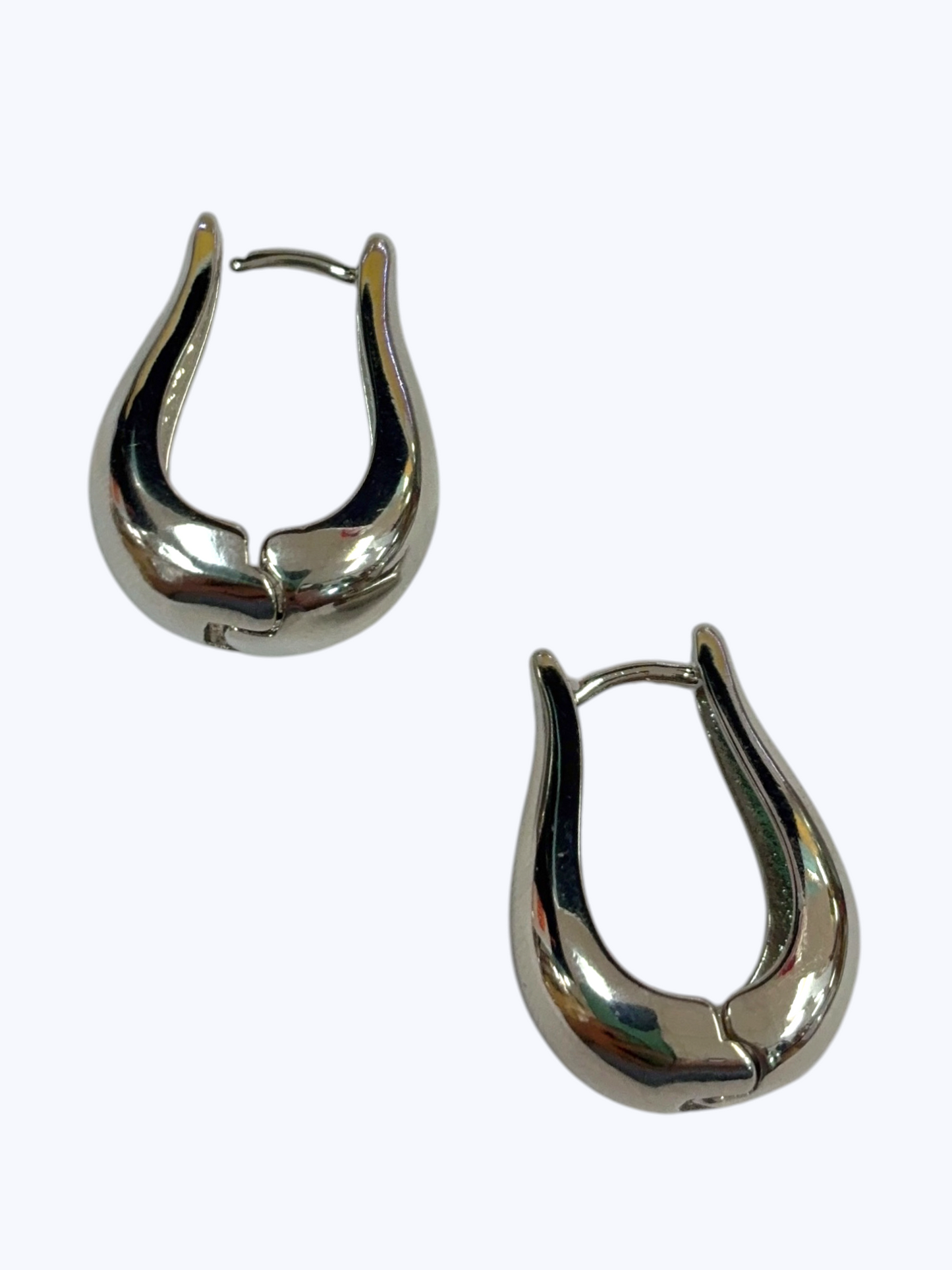 Curved Teardrop Hoop Earrings | E2562