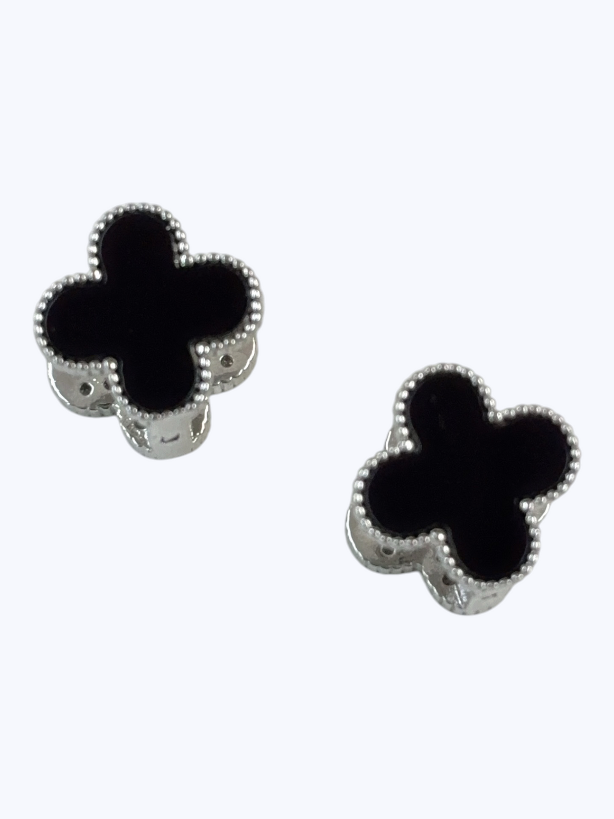 Decorative Clover Stud Earrings | E2634