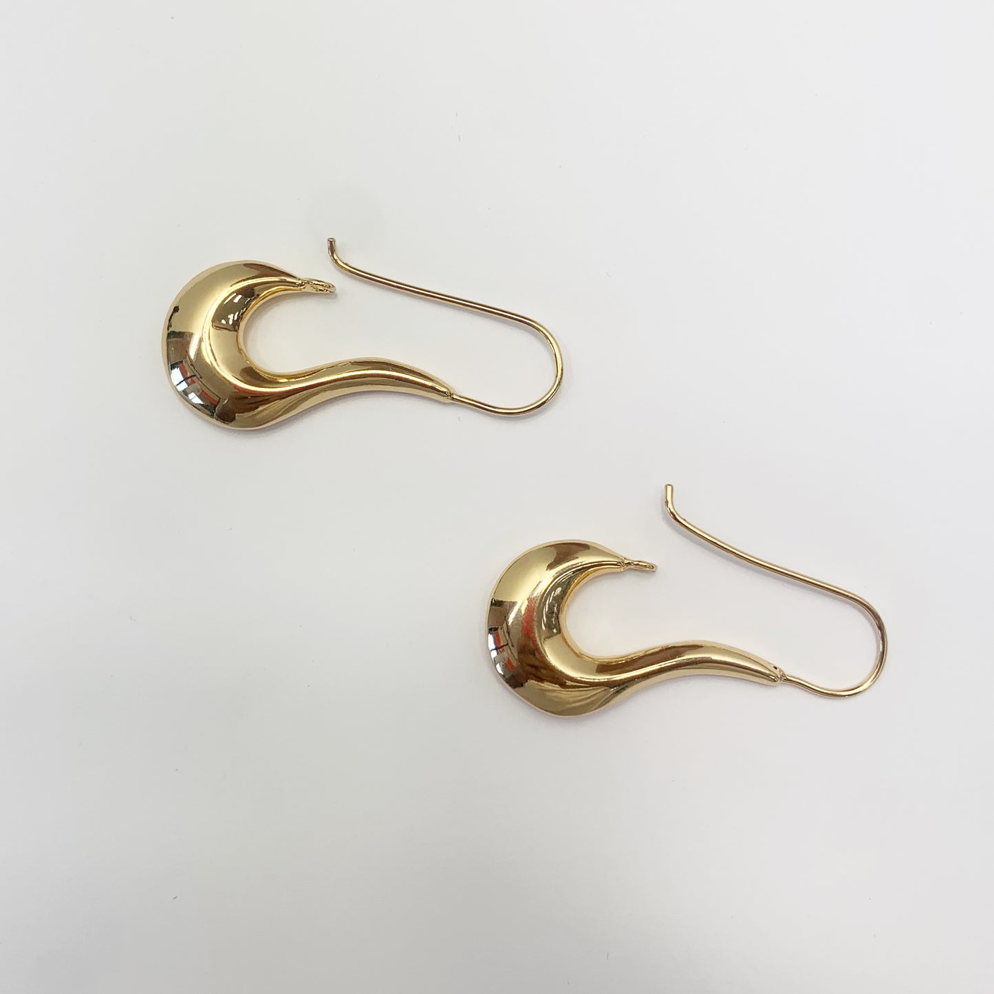 E0405 | Polished Curve Drop Earrings | KE2584