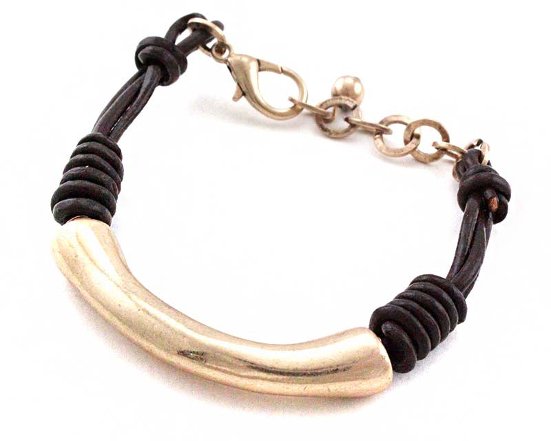 Curved Bar Leather Bracelet | B0119
