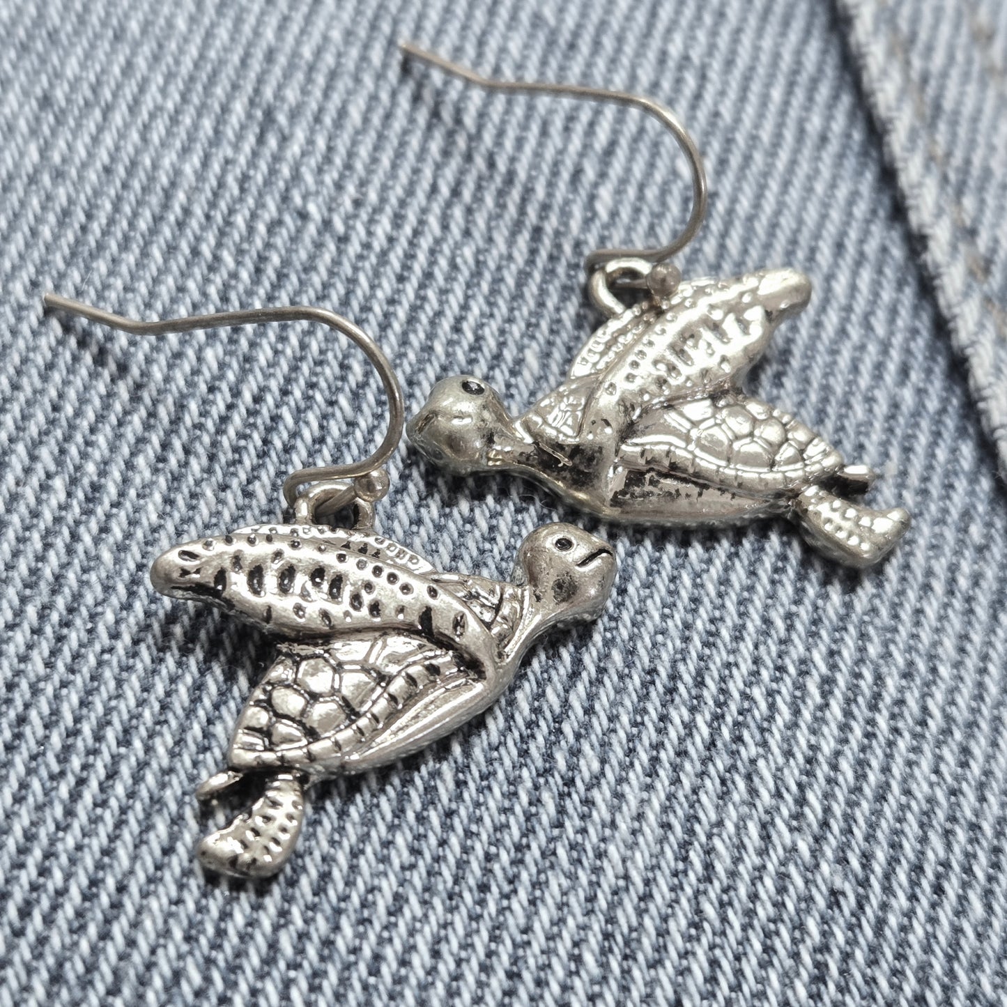 E1225 QE4654 Turtle Drop Dangle Earrings