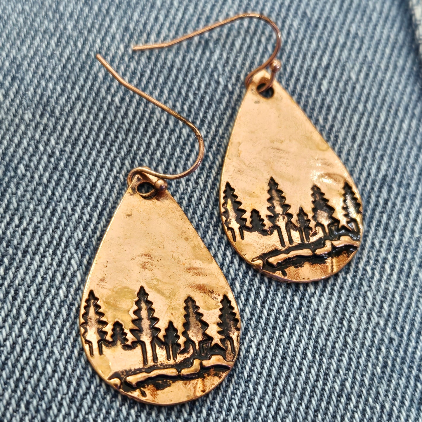 E1149 QE6971 Forrest Engraved Teardrop Drop Dangle Earrings
