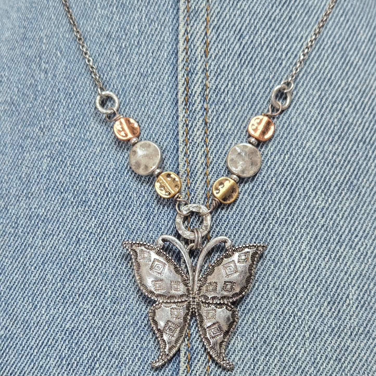 N0559 QNE14537 Butterfly Shape Pendant Necklace