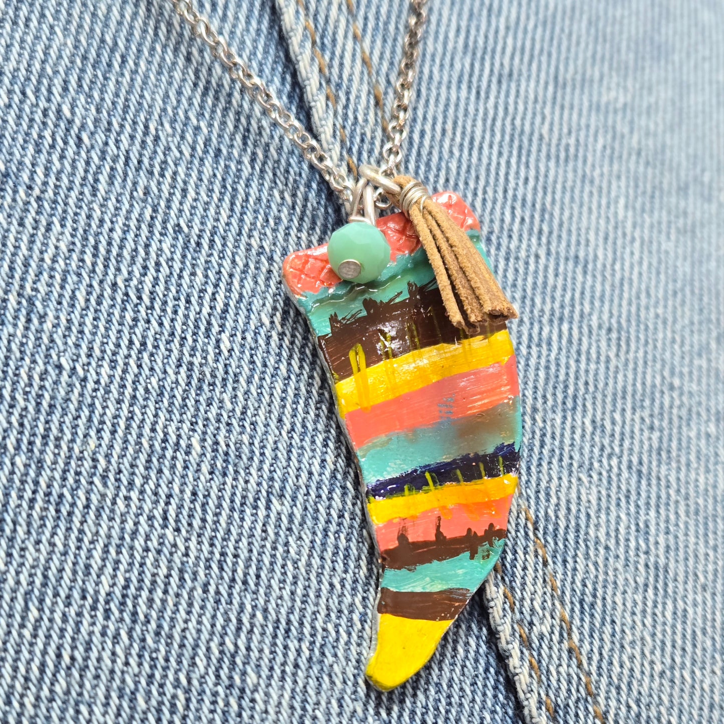 N0542 QNE14818 Fang Design Pendant Necklace