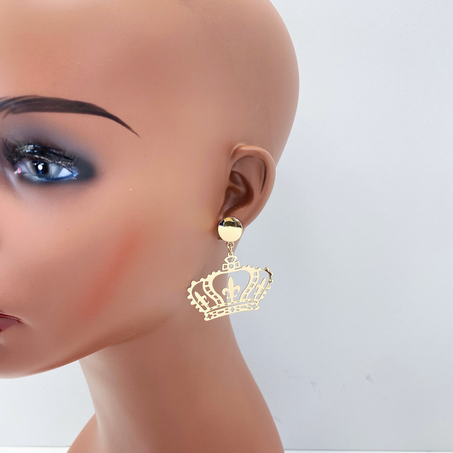 E1962 | Regal Crown Earrings | 25E2903