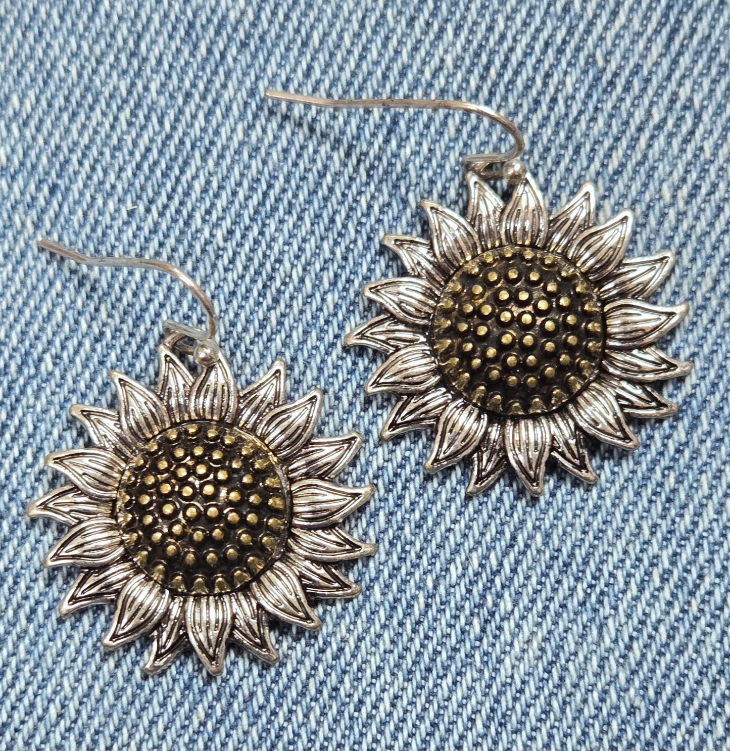 E1163 TE2669 Sunflower Design Drop Dangle Earrings