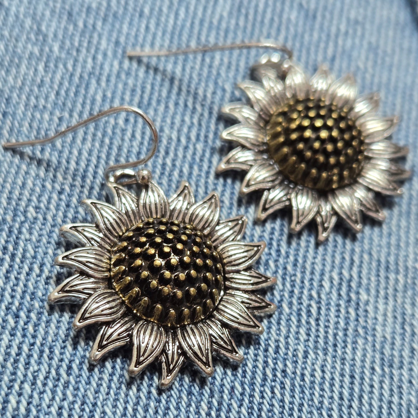 E1163 TE2669 Sunflower Design Drop Dangle Earrings