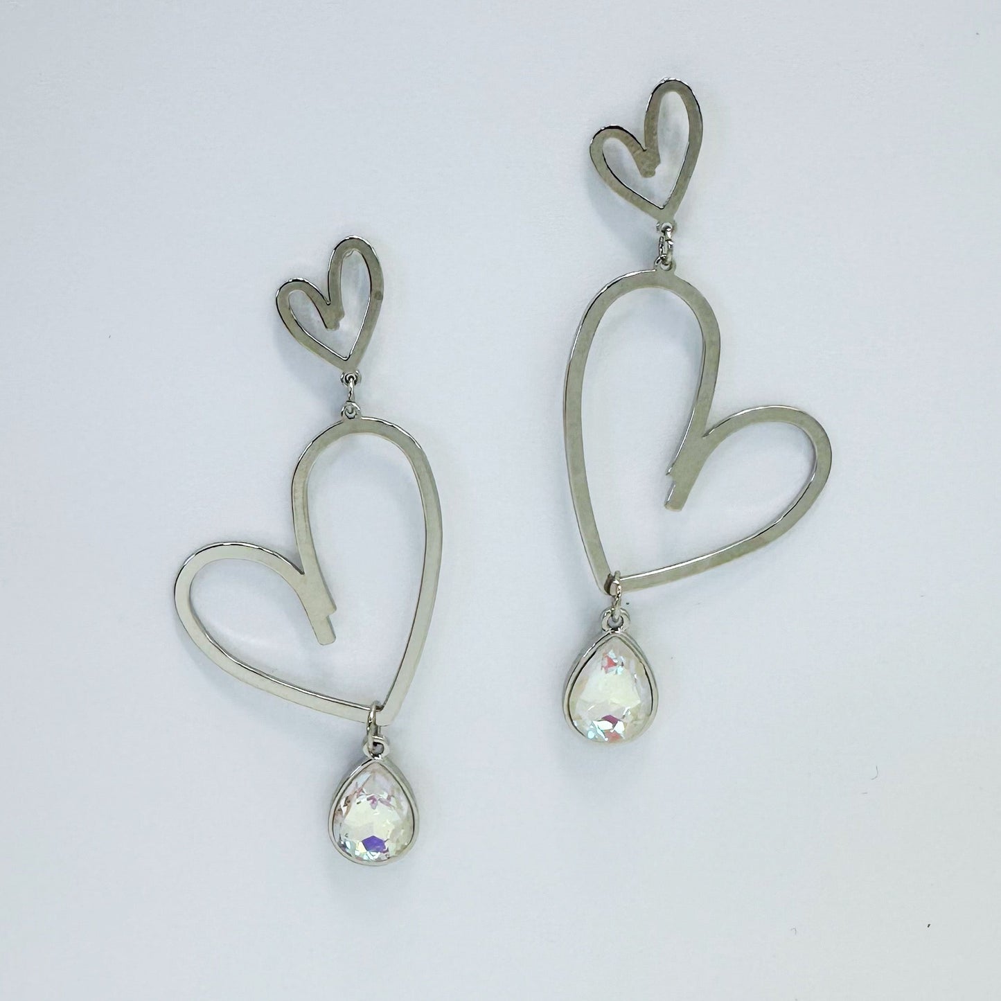 E0747 | Crystal Heart Dangle Earrings | VE3327