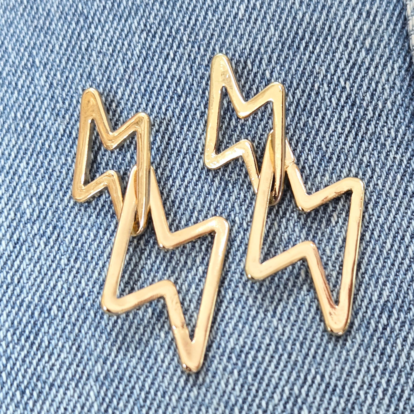 E1283 VER4748 Lightning Bolt Linked Dangle Earrings