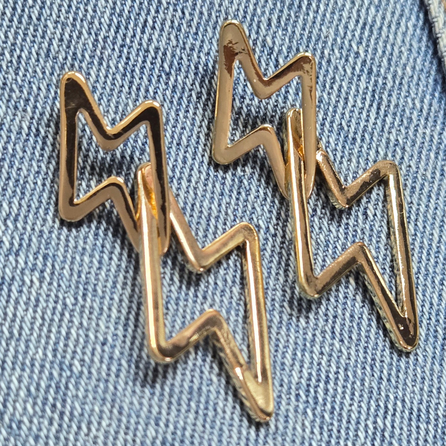 E1283 VER4748 Lightning Bolt Linked Dangle Earrings