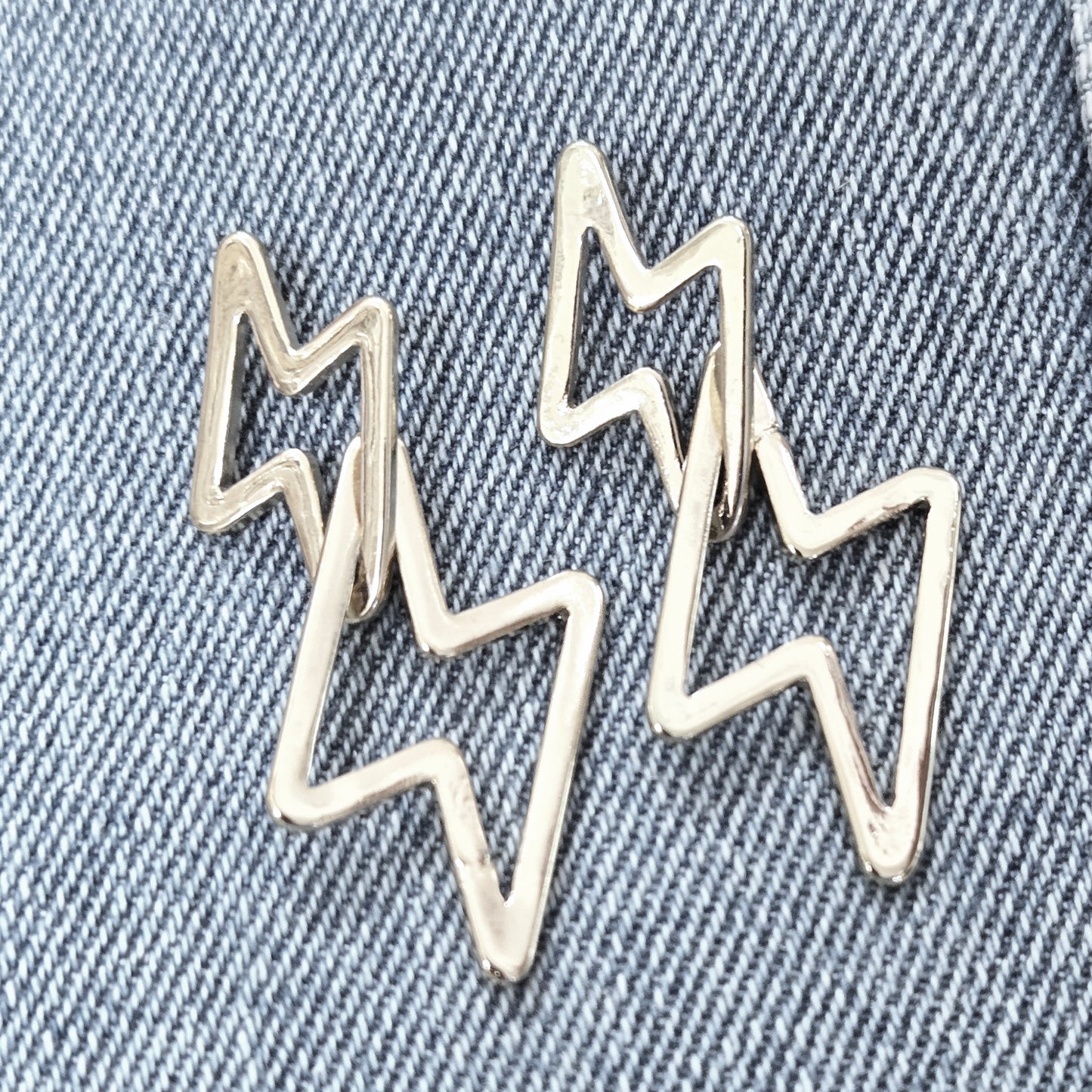 E1283 VER4748 Lightning Bolt Linked Dangle Earrings