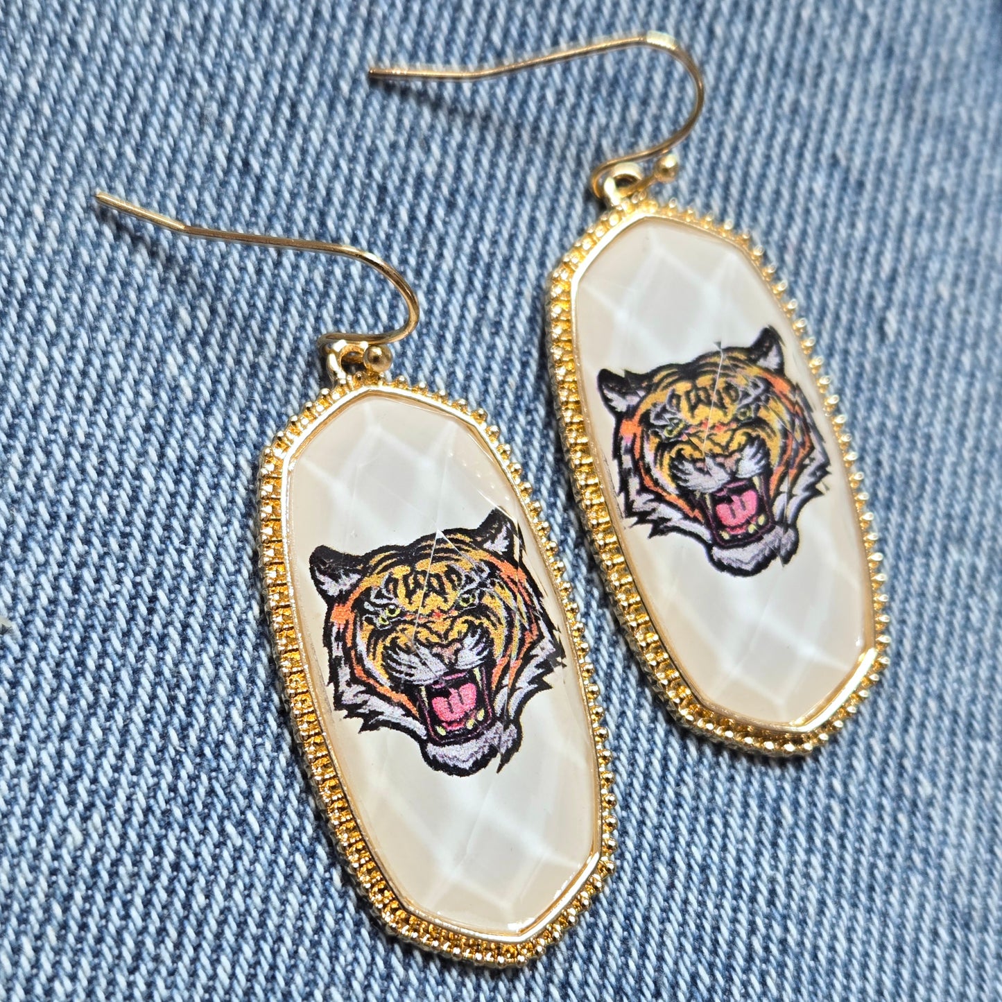 E1287 VER5295 Tiger Design Drop Dangle Earrings