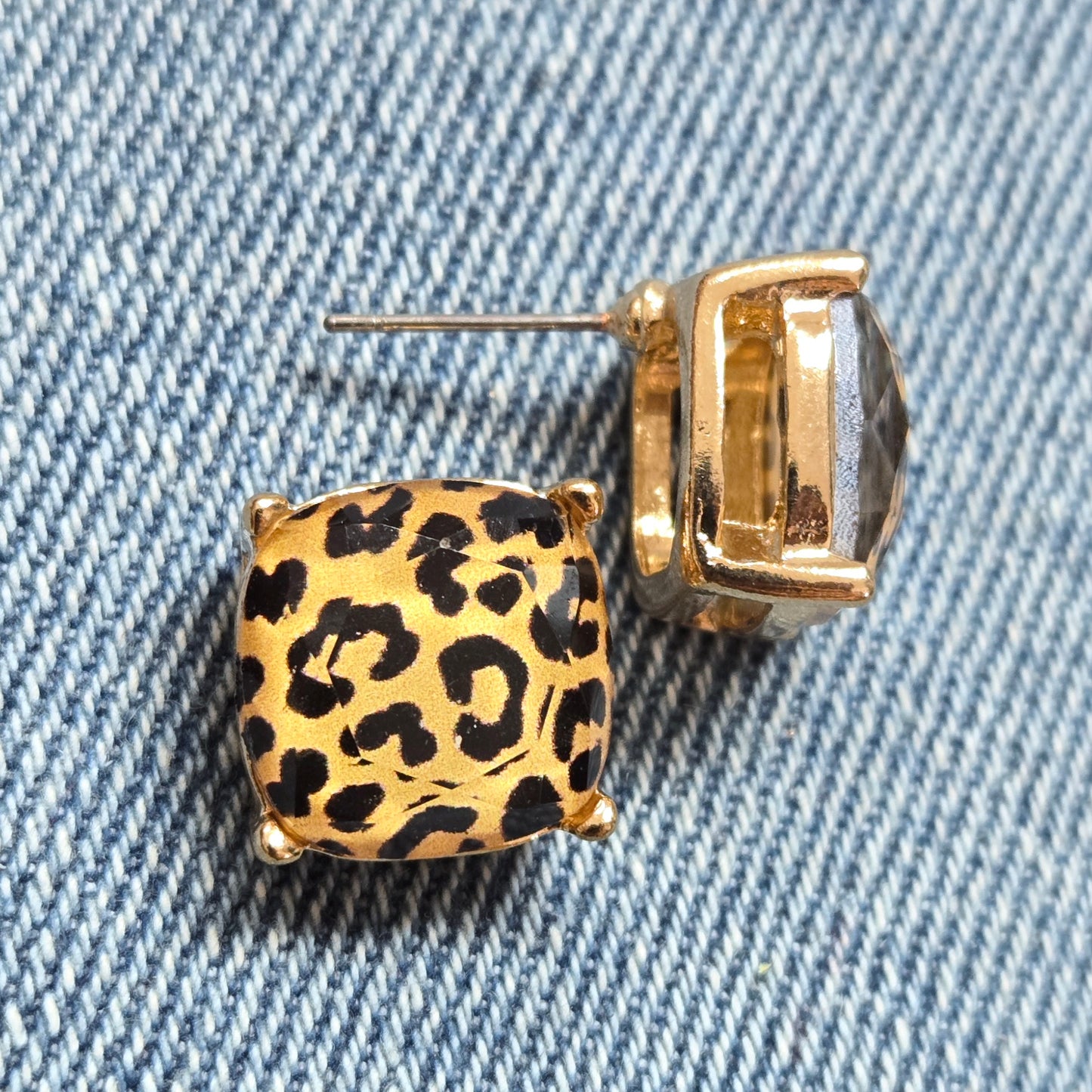 E1302 VER5578 Animal Pattern Stud Earrings