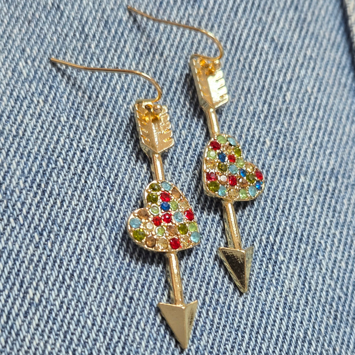 E1238 VER5570 Heart Arrow Design Drop Dangle Earrings