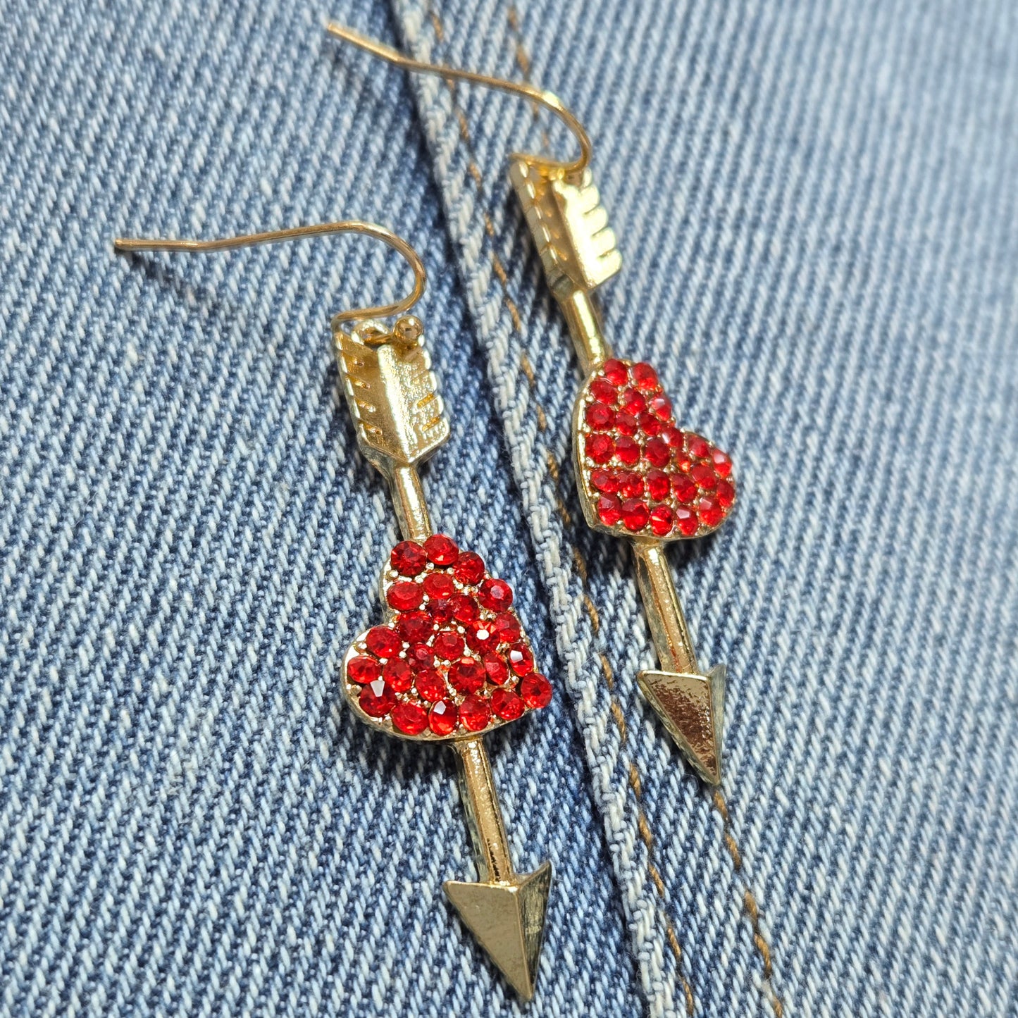 E1238 VER5570 Heart Arrow Design Drop Dangle Earrings