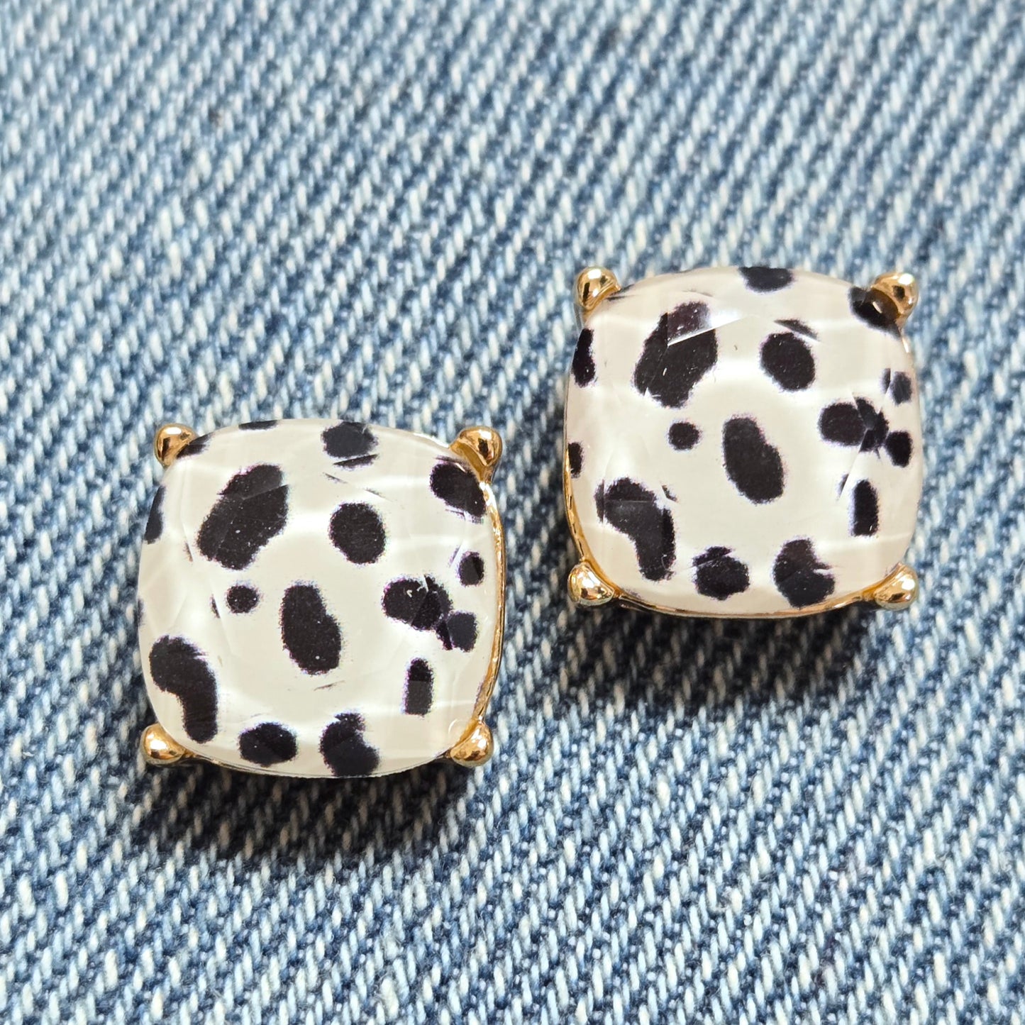 E1302 VER5578 Animal Pattern Stud Earrings