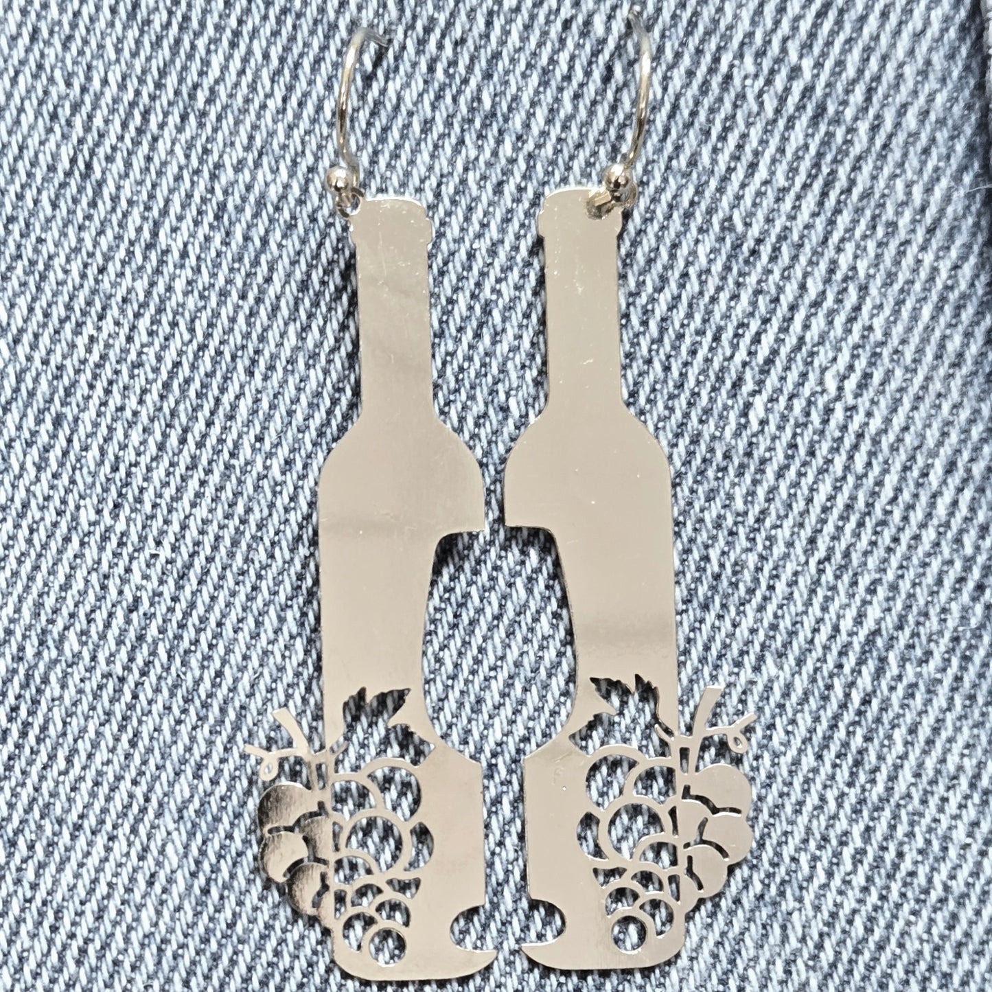 E1248 VER7522 Wine Bottle Drop Dangle Earrings
