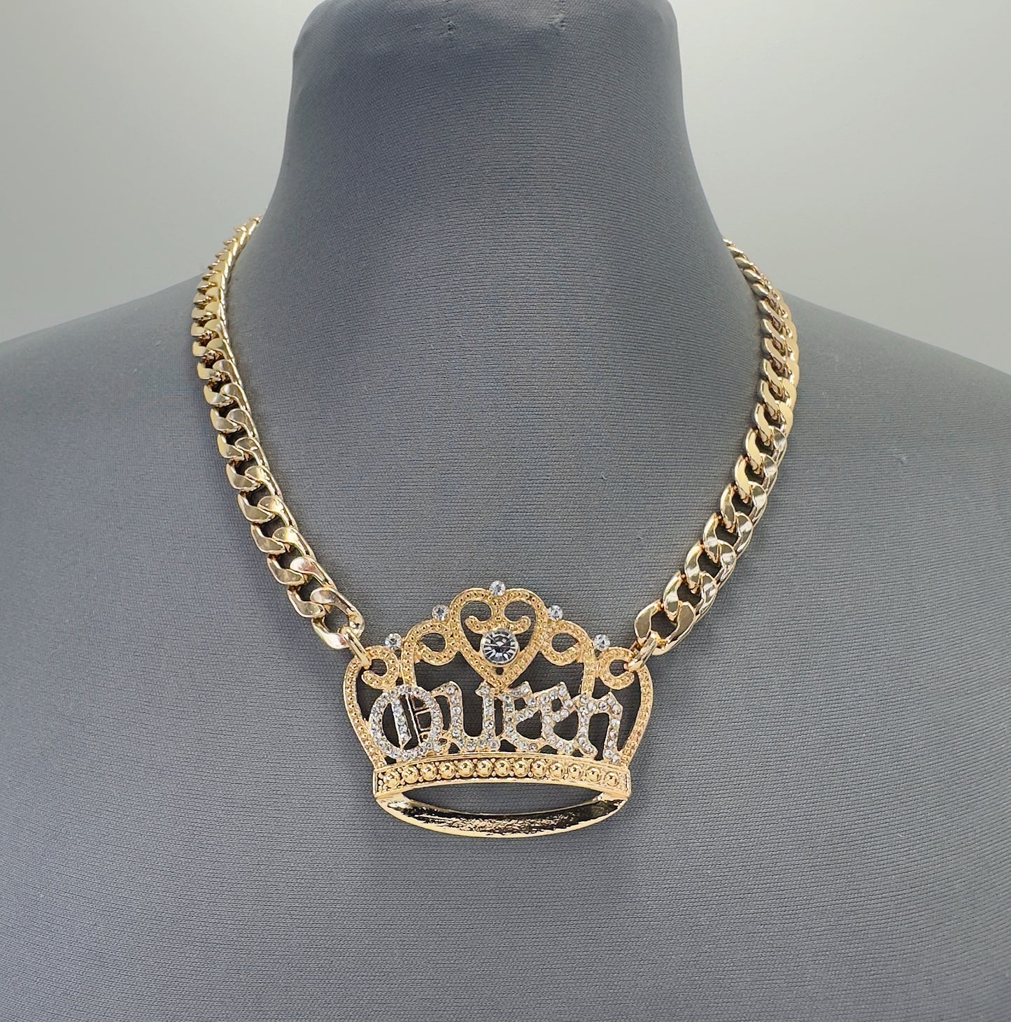 N0652 YN3715 QUEEN Necklace